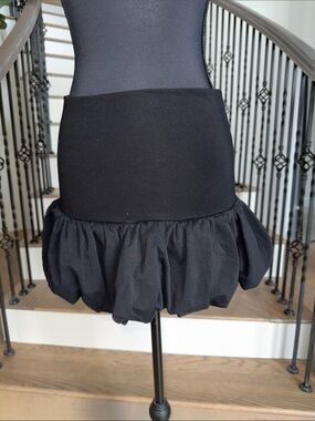 NWOT Generation KISS Black Bubble Hem Mini Skirt (Medium)